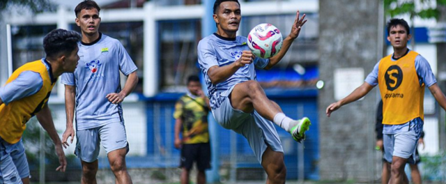 Mantan kapten Persebaya Rachmat Irianto bahagia Persib akan tampil di Liga Champions Asia Two atau AFC Champions League Two (ACL 2).