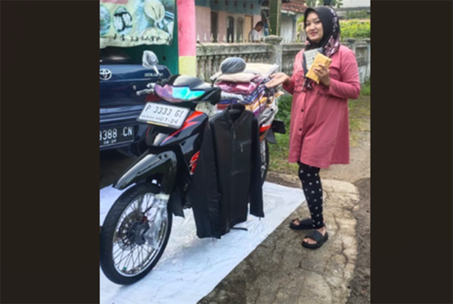 Ratu Durian Tasik siapkan sepeda motor juga untuk Saka Tatal bersama hadiah lainnya. Pengirimannya akan bareng dengan pengiriman untuk Pegi Setiawan pada Minggu 14 Juli 2024.