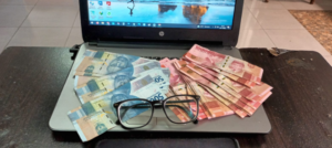 Cara dapat uang Rp 500.000 per hari yang bisa dilakukan dari rumah yang sangat simpel dan aplikatif.