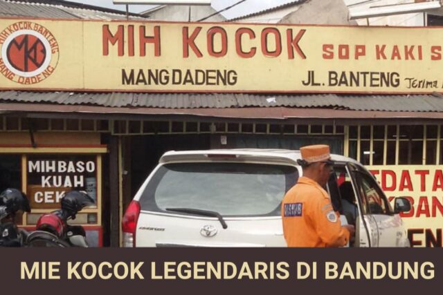 Mie kocok Mang Dadeng jadi salah satu kuliner favorit Bandung yang wajib dicoba.