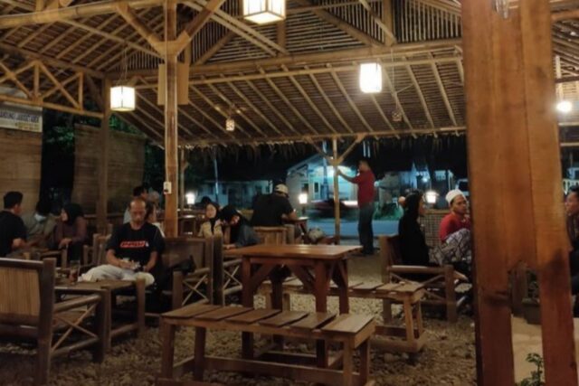 Jadi pelengkap liburan, ini tempat makan favorit di Pangandaran 2024.