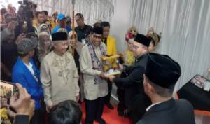 Muhammad Yusuf-Hendro Nugraha atau pasangan Yusro saat daftar ke KPU Kota Tasikmalaya,Rabu 28 Agustus 2024.