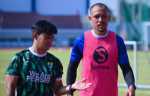 Bek baru Persib Gustavo Franca pakai nomor punggung 4 di Persib.