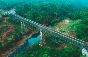 Pemuda diduga bunuh diri di Jembatan Cirahong mengagetkan masyarakat Tasikmalaya dan Ciamis.