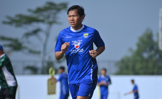 Adam Alis, mantan pemain Persija yang gabung Persib.