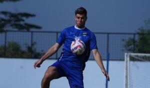 Bek Persib asal Belanda Nick Kuipers mengungkapkan targret tinggi Persib musim ini.