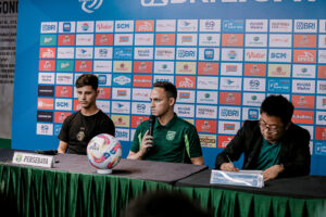 Persebaya bisa langkahi Persib dan Persija Jakarta jika hasil lawan PSS Sleman sempurna.