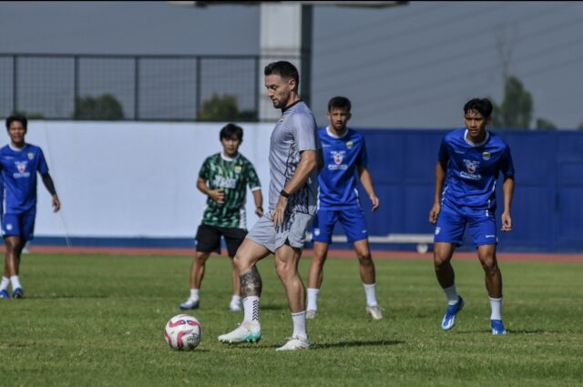 Pelatih Persib Bojan Hodak mengaku tidak marah saat para pemain Persib benturan fisik saat gim internal sehingga ada yang cedera.