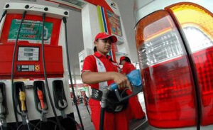Ilustrasi. Sudah resmi harga BBM naik jelang HUT RI ke-79, Ini alasan Pertamina menaikkan harga BBM non subsidi jenis Pertamax.